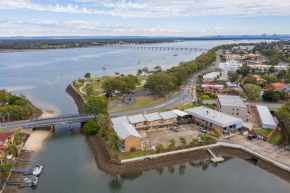 Гостиница Bribie Waterways Motel  Бонгари